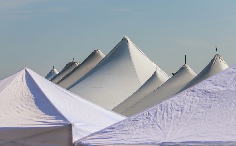 Co powinieneś wiedzieć o halach namiotowych?